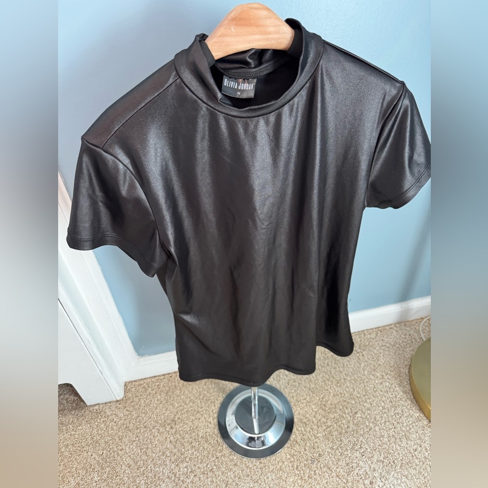 Metallic black mock neck short sleeved t shirt
